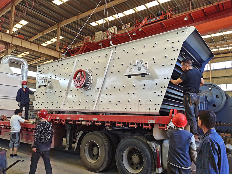 填埋場垃圾篩分生產(chǎn)線振動篩工廠實拍圖片 填埋場垃圾篩分生產(chǎn)線振動篩工廠實拍圖片